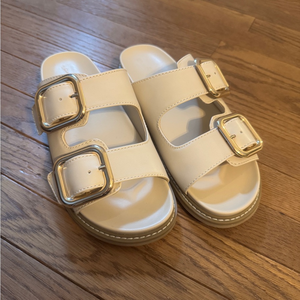 NEVER WORN Universal Thread Slide Sandals with Gold Buckles